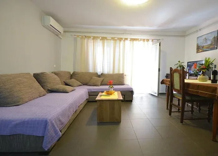 Nada ゲストハウス 3*