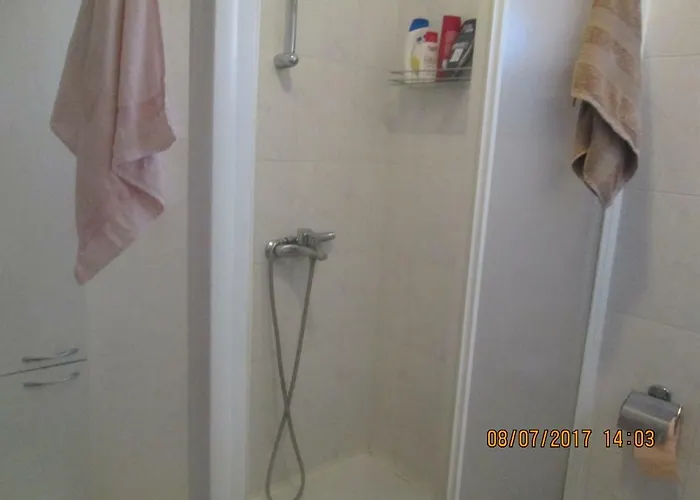 Nada ゲストハウス 3*